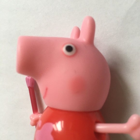 Peppa Pig lot! With Hug Me Plush and Plastic Figures and accessories. - Picture 4 of 8